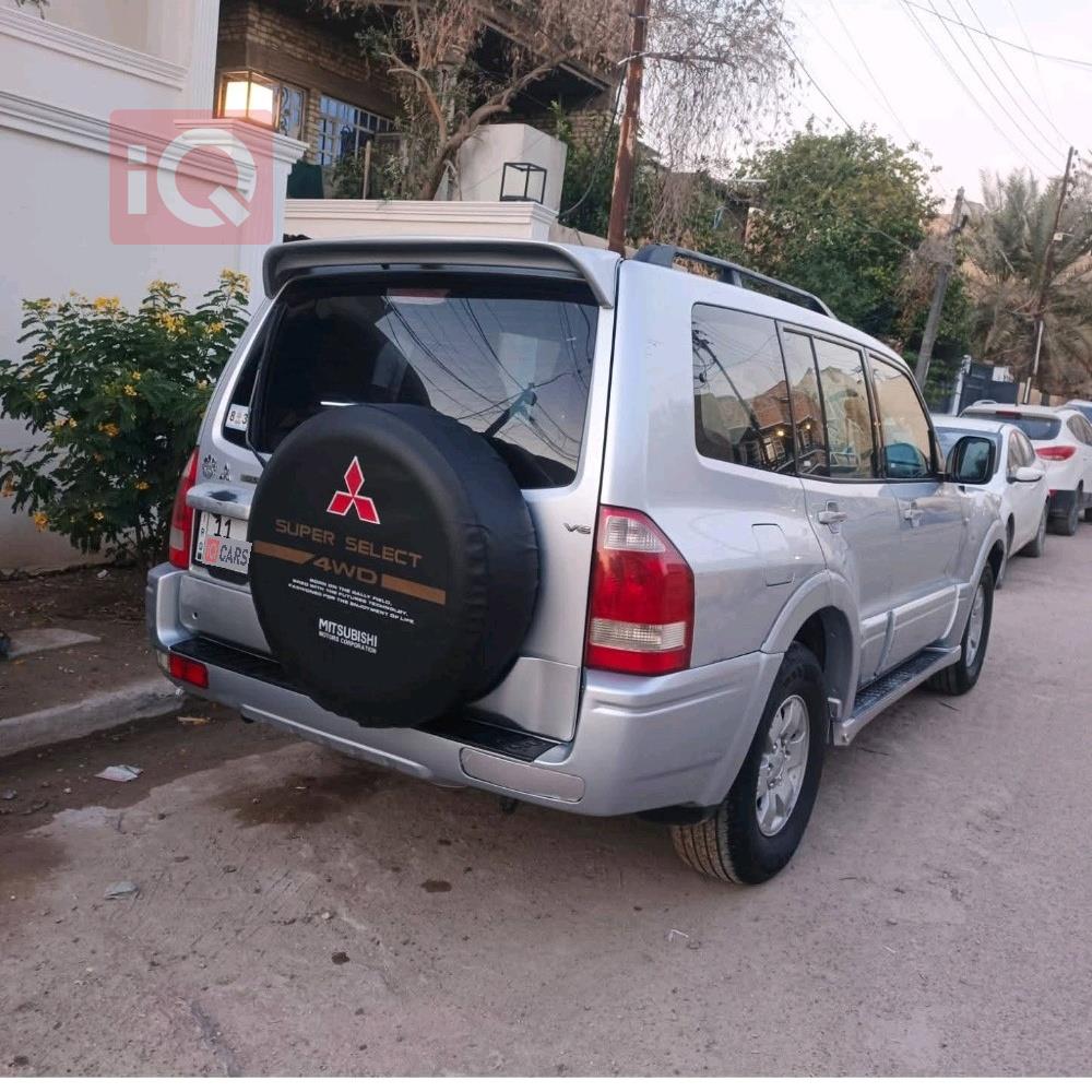 ميتسوبيشي باجيرو